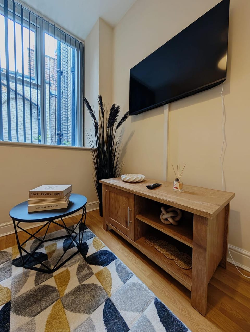 Communal lounge/ TV room, TV and multimedia, Living room, Seating area