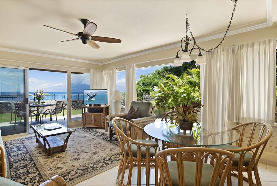 Kahana Sunset - 4 BR, Beachfront, 2 Units House in Kapalua
