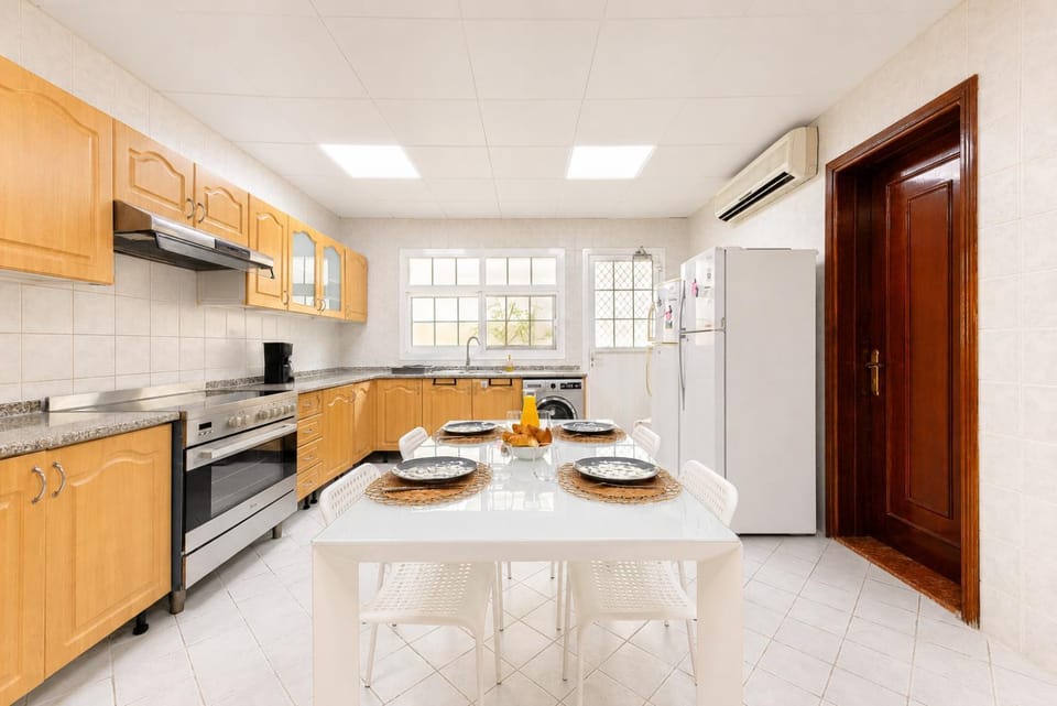 Spacious Modern Master 5 - The Villa Jumeirah Apartment in Dubai