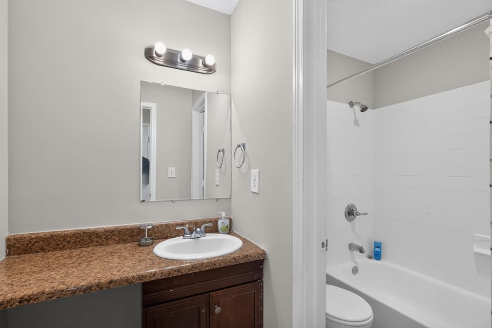 Comfortable Furnished Home Apartment in Panthersville