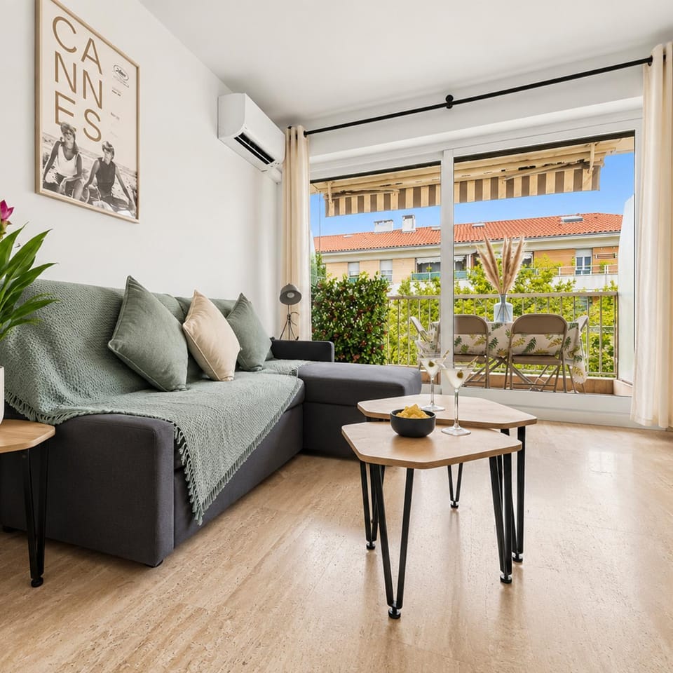 Élégant T2 rénové avec balcon au centre de Cannes Apartment in Cannes