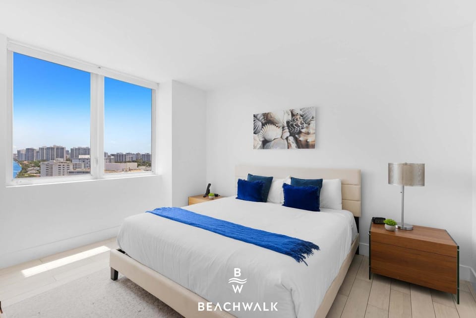 Beachwalk 3BR Penthouse Poolside Vibes Apartment in Hallandale Beach