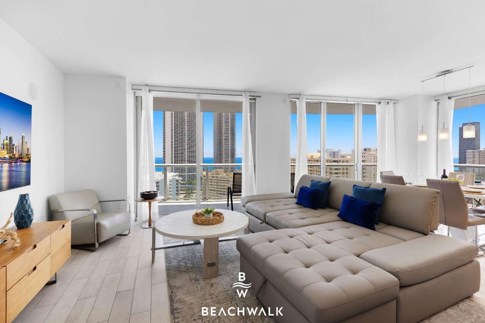 Beachwalk 3BR Penthouse Poolside Vibes Apartment in Hallandale Beach