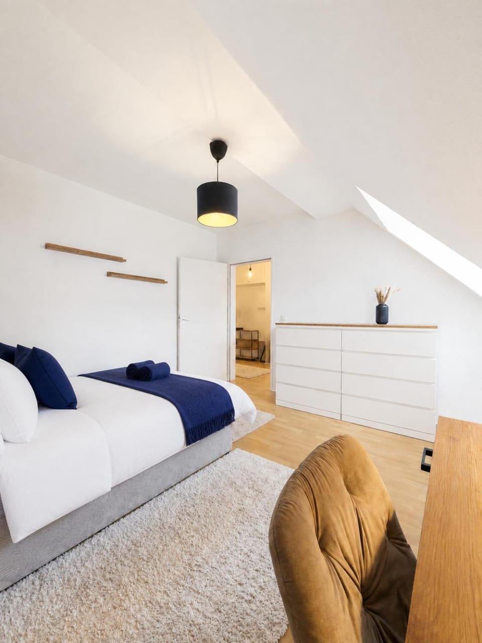 Bed, Bedroom, soundproof
