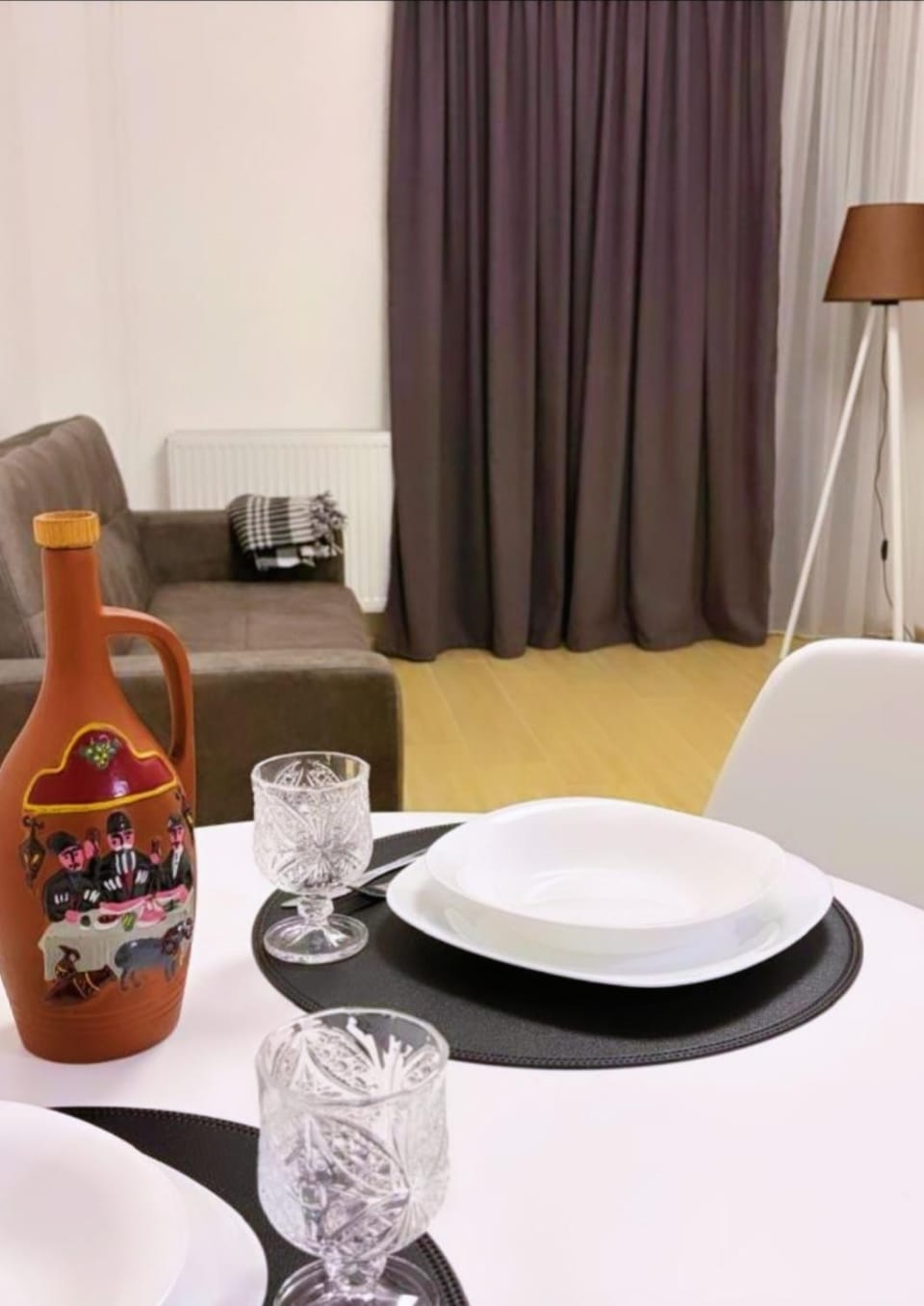 Seating area, Dining area