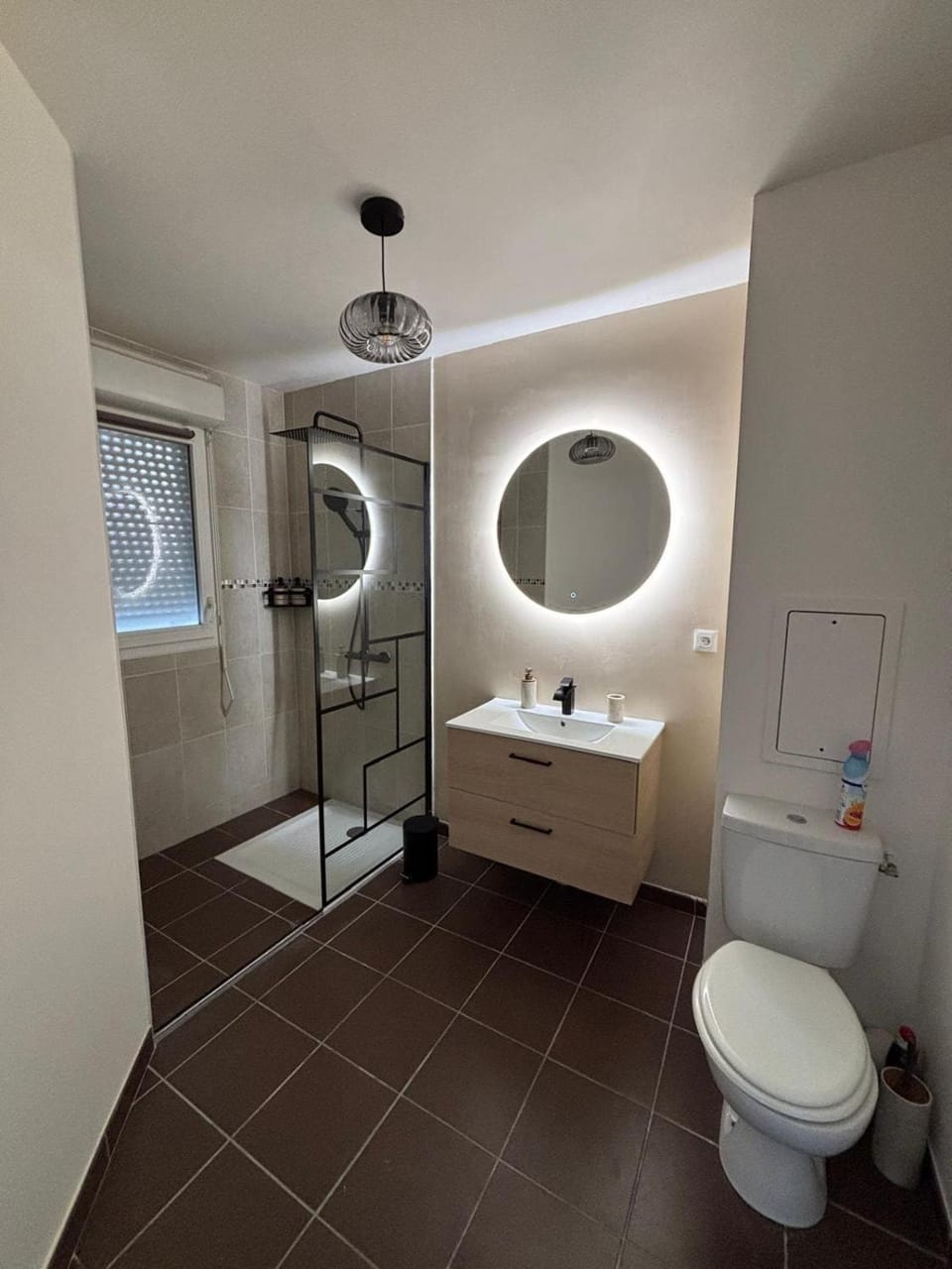 Private apartment 5 minutes from Disneyland Paris, Parking Apartment in Chessy