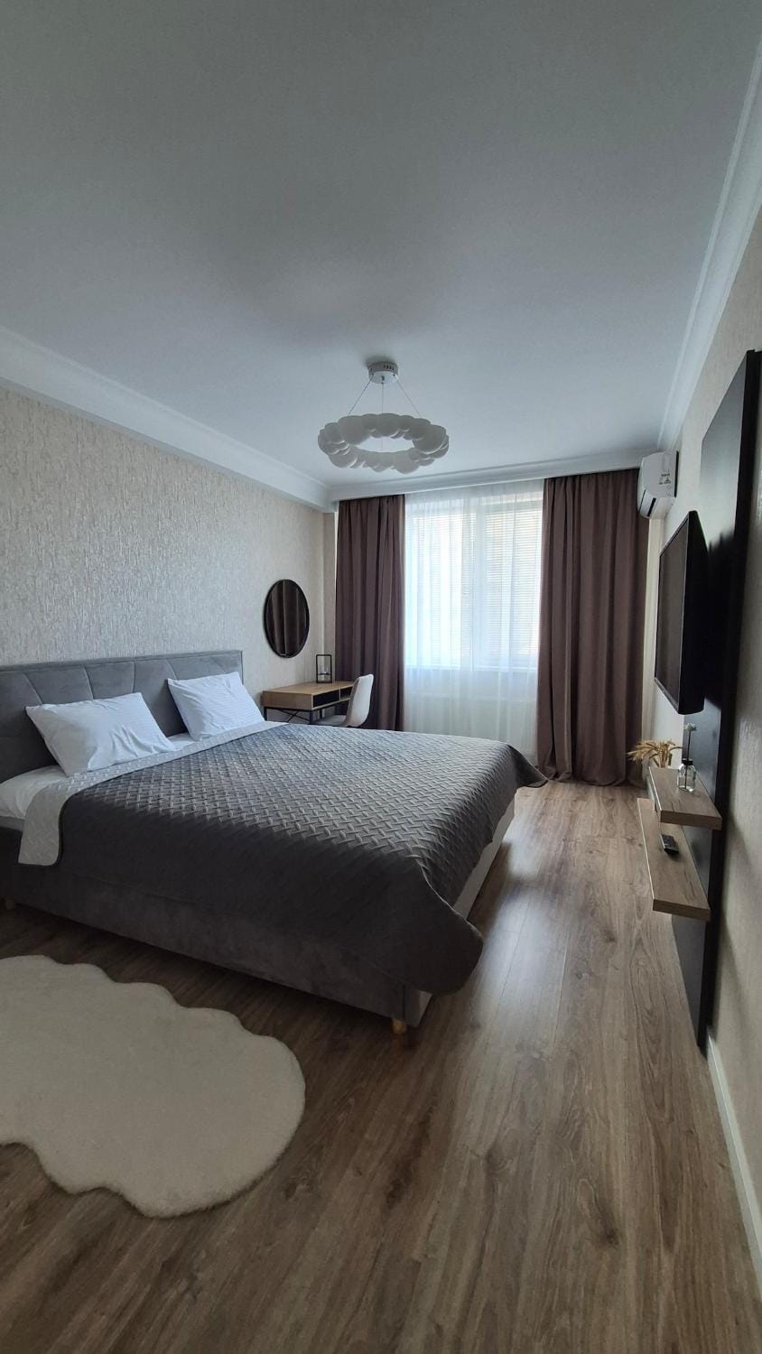 Bed, TV and multimedia, Photo of the whole room, Bedroom, air conditioner