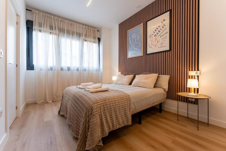 luxe apt parking train station green area Apartment in Santander
