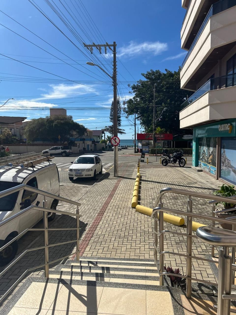 Property building, Day, City view, Street view, Location