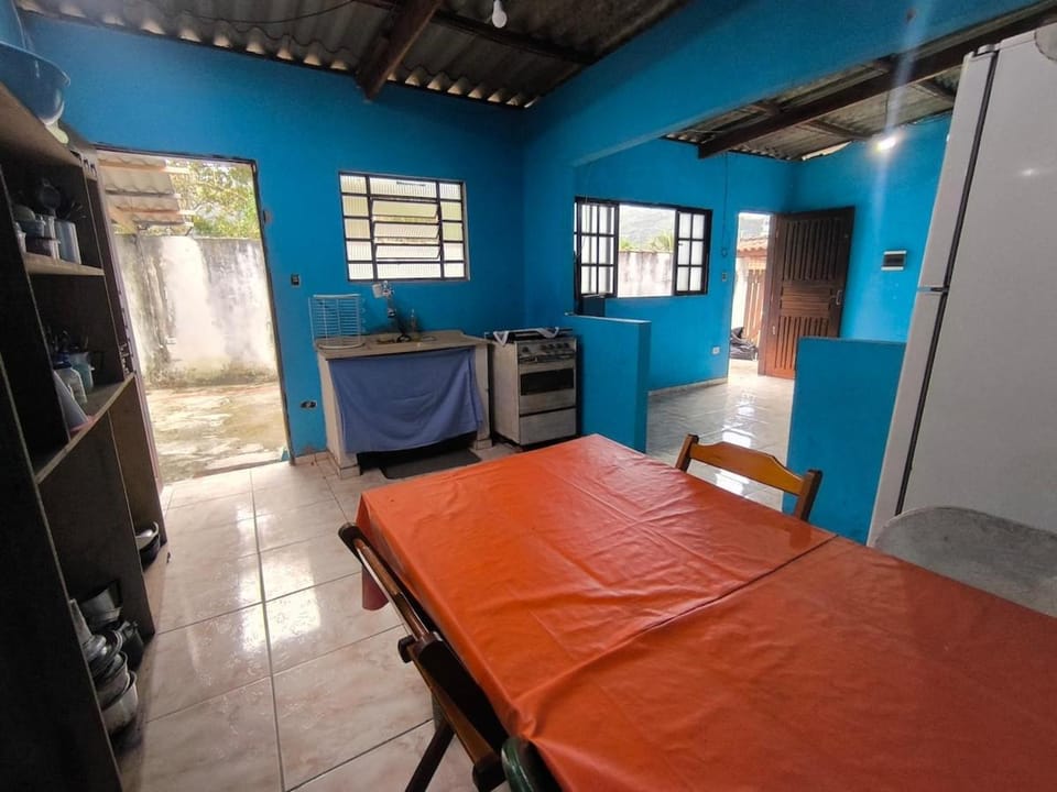 Casa Andrade - até 10 pessoas House in Caraguatatuba