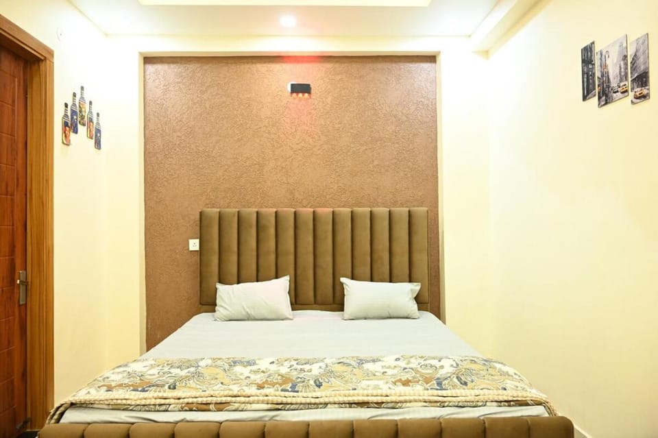 Premium Cozy 3BHK Retreat in DehradunTheCrestoria Apartment in Dehradun