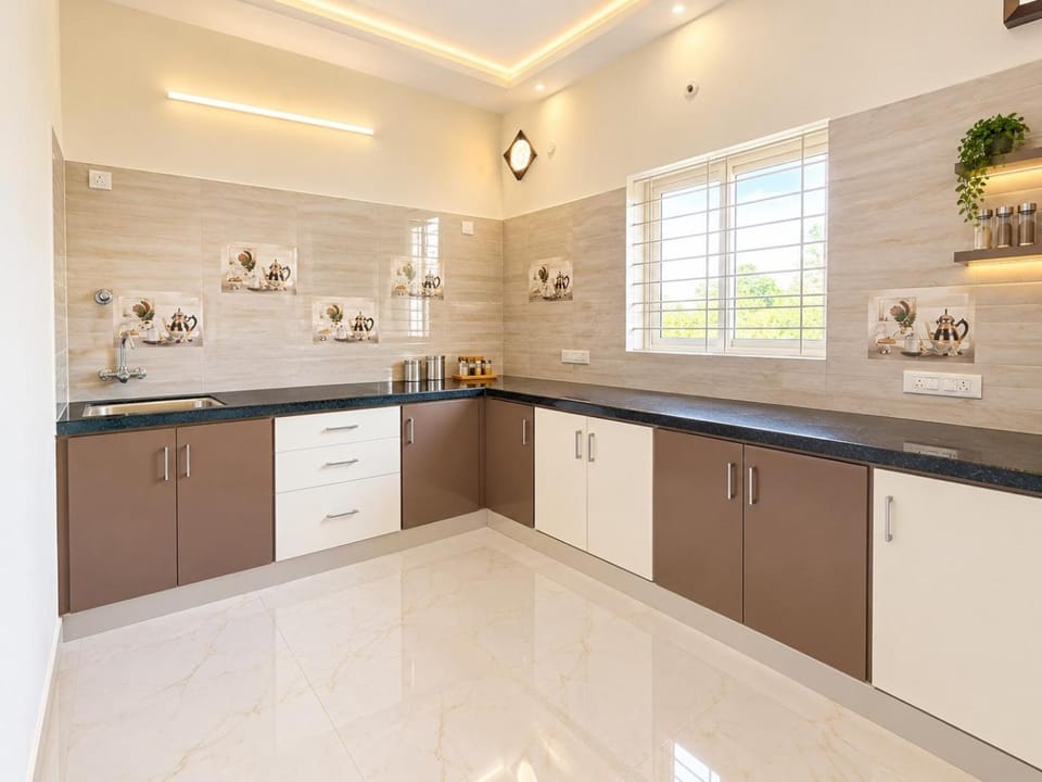 Kitchen or kitchenette, dishwasher