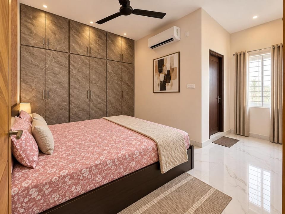Bed, Bedroom, air conditioner