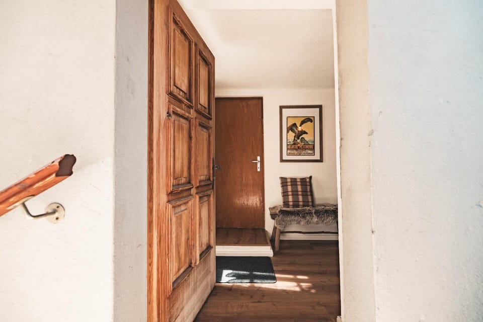 Mayen 1637 Chalet Apartment in Sion