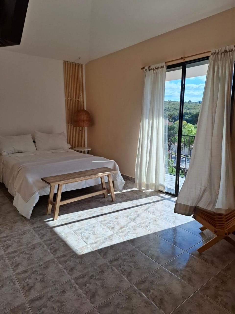 Photo of the whole room, Bedroom