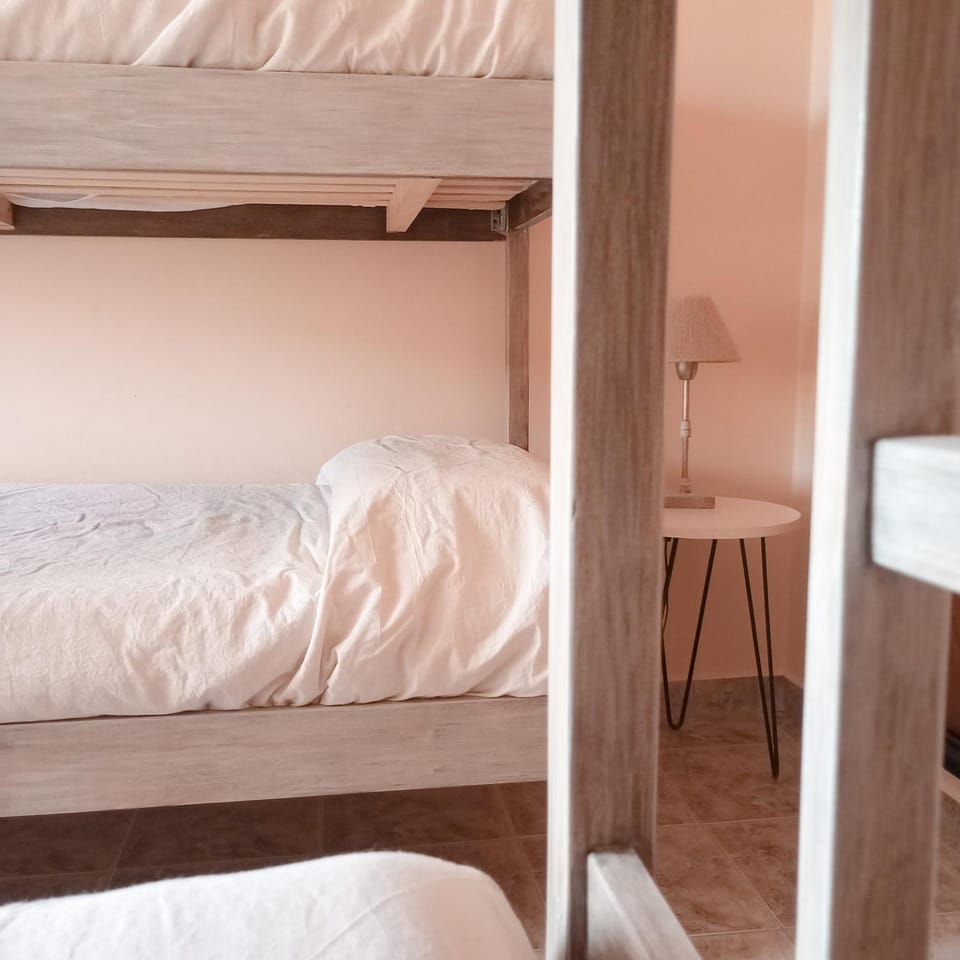 Bedroom, bunk bed