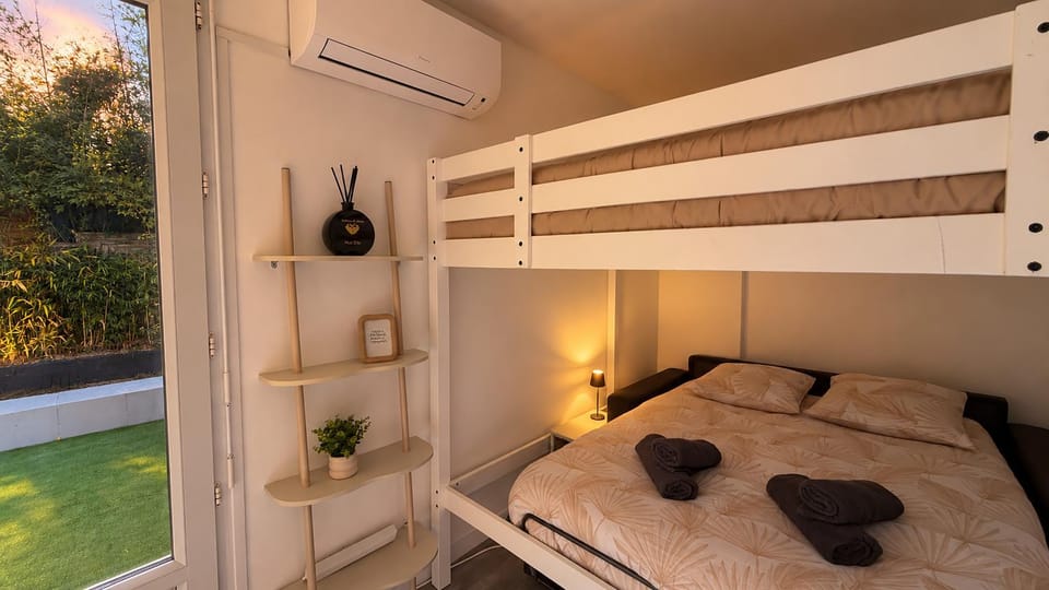 Bed, Photo of the whole room, Bedroom, towels, air conditioner