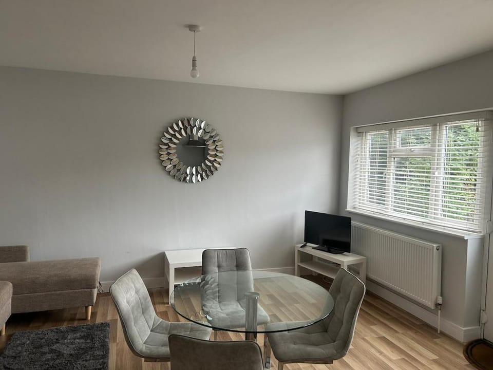 Modern 2 bed flat near North street, Ashton gate Apartment in Bristol
