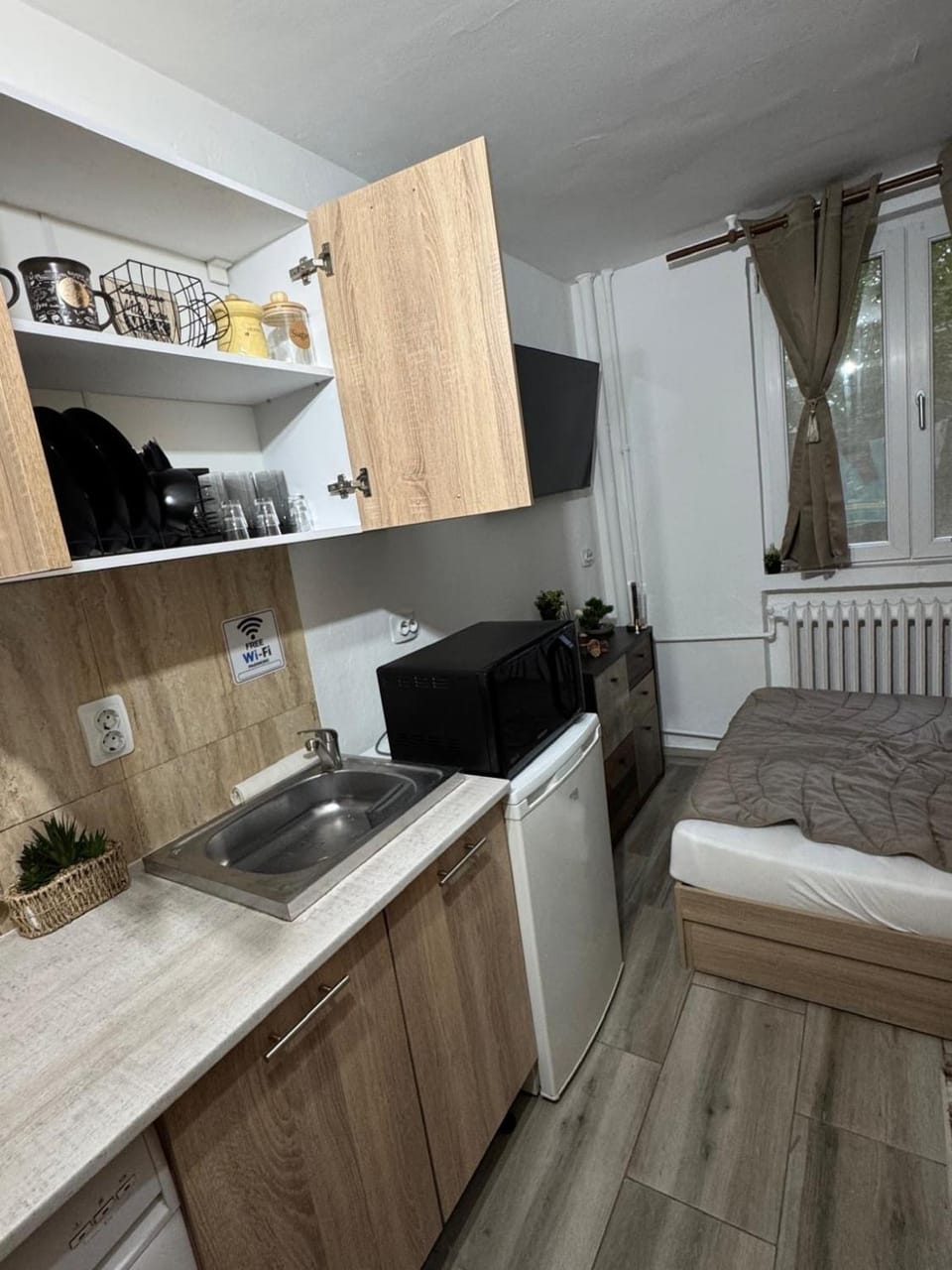 Cozy Central Studio - Self Check-In & Smart TV Apartment in Timisoara
