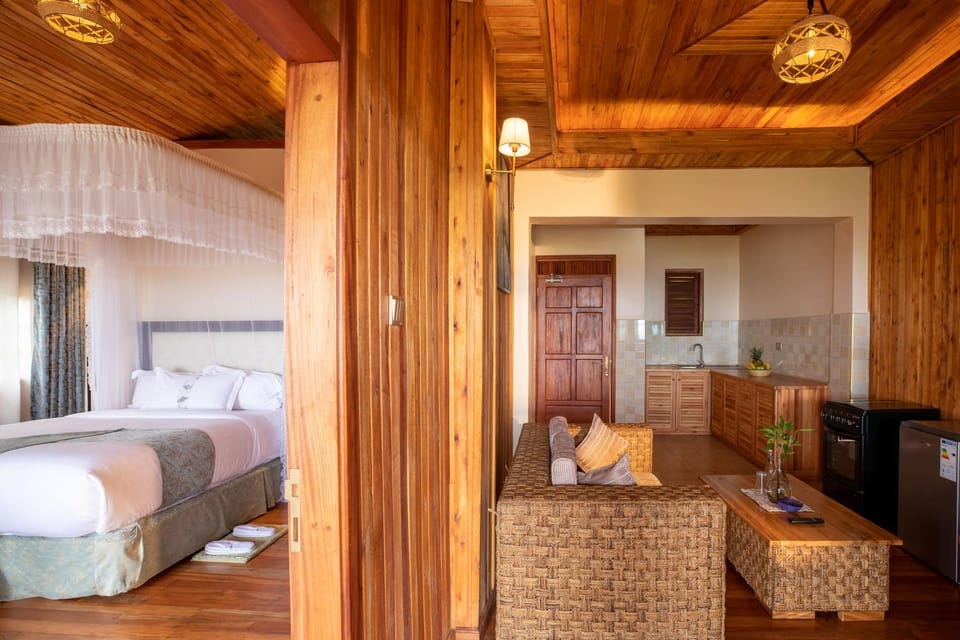 Parkview Safari Lodge-Kyambura Nature lodge in Uganda