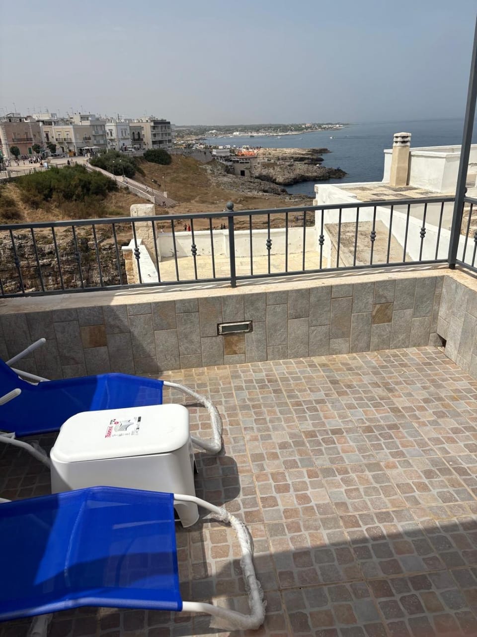 Sea view, sunbed