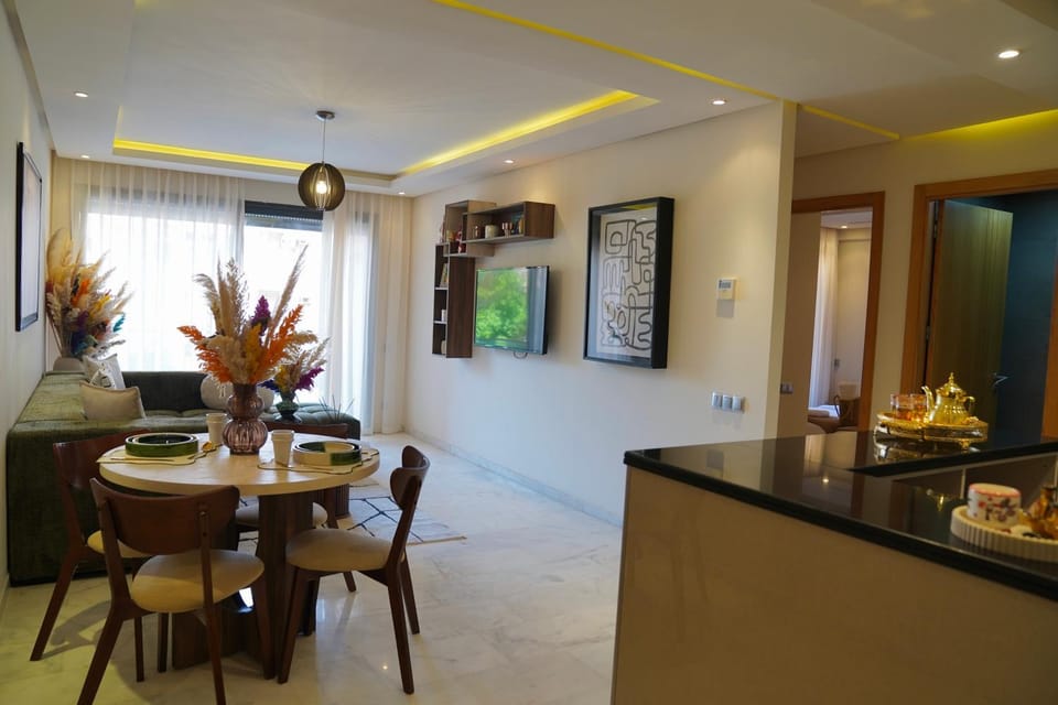 Living room, Dining area
