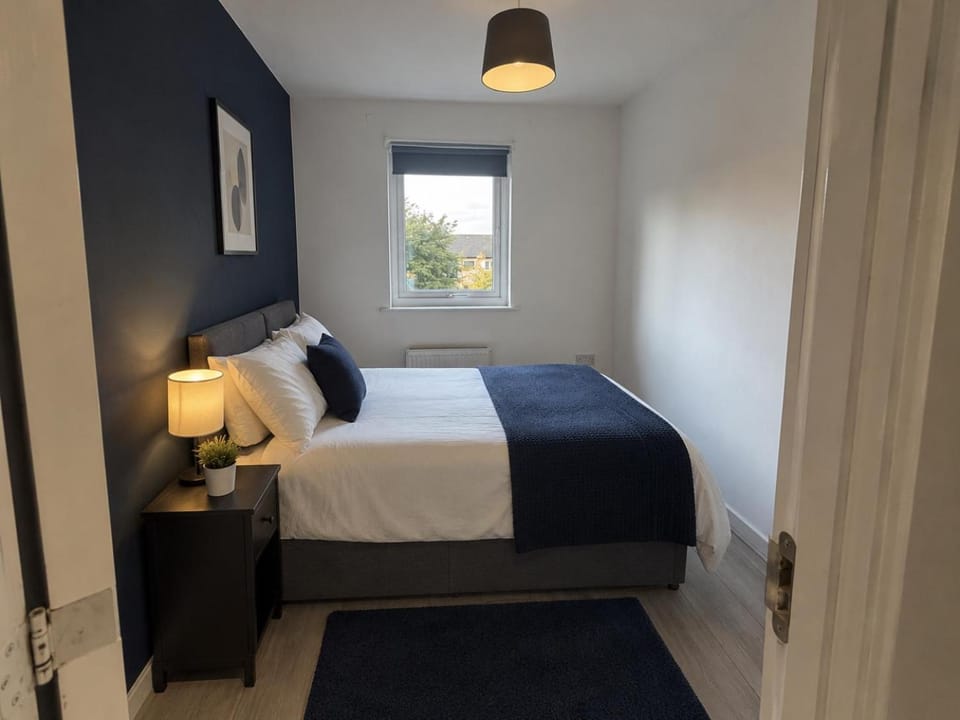 Dartford house for large groups near Bluewater House in Dartford