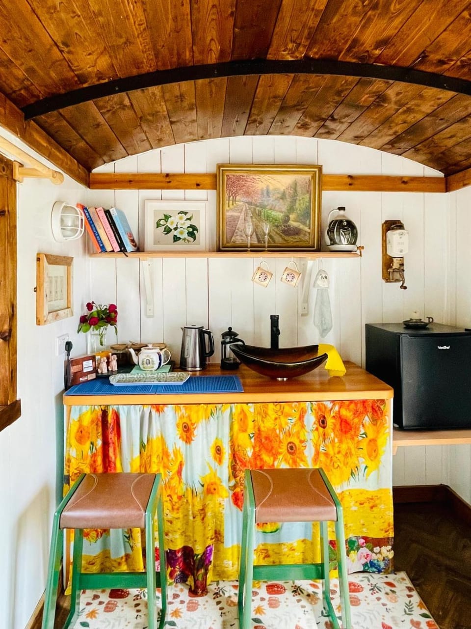 1950s Railway Carriage House in South Cambridgeshire District