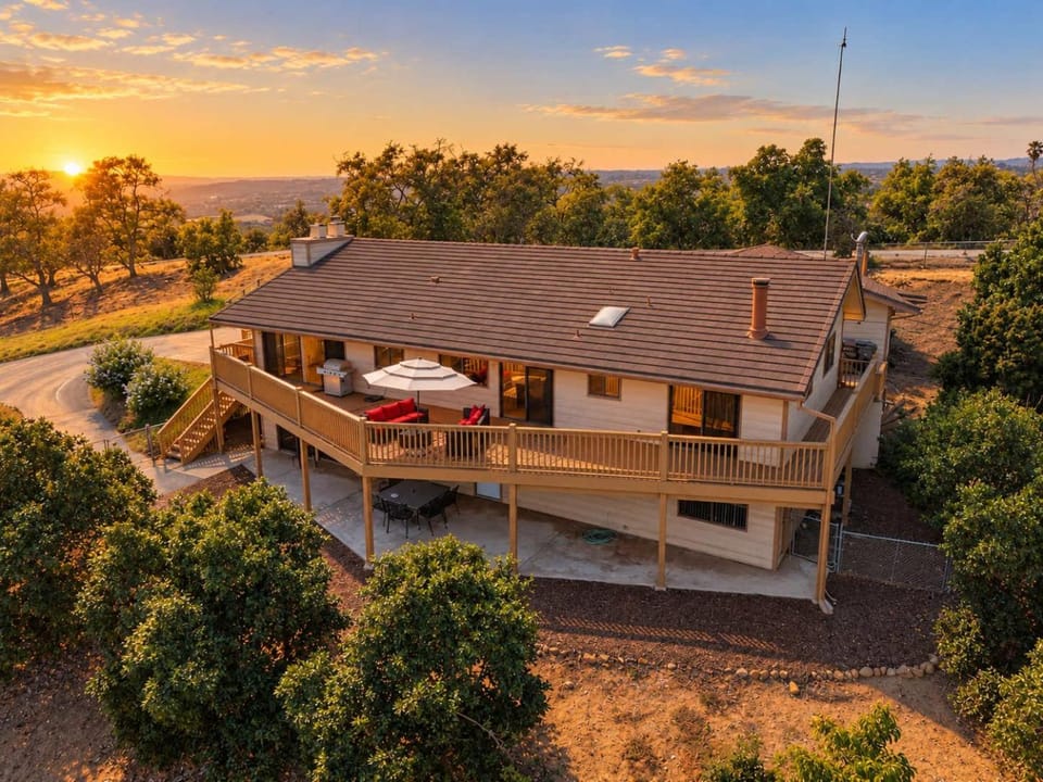 Fallbrook Escape Villa Game Room House in Fallbrook