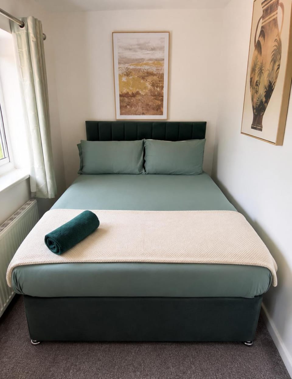 Bed, Photo of the whole room, Bedroom, cot, hair dryier, heating, heating, towels