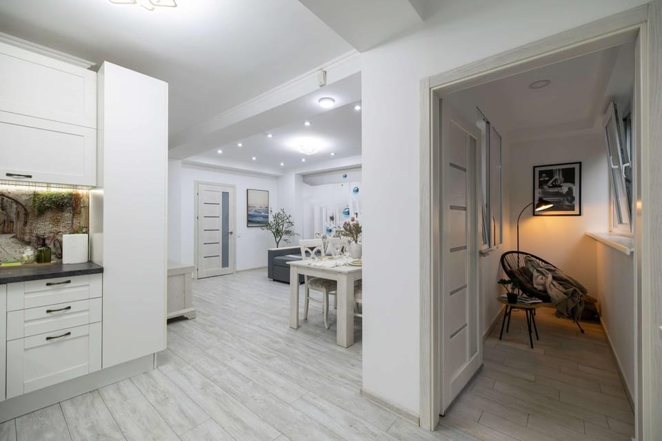 Spacious 1BR - Near Republican Hospital Apartment in Chișinău