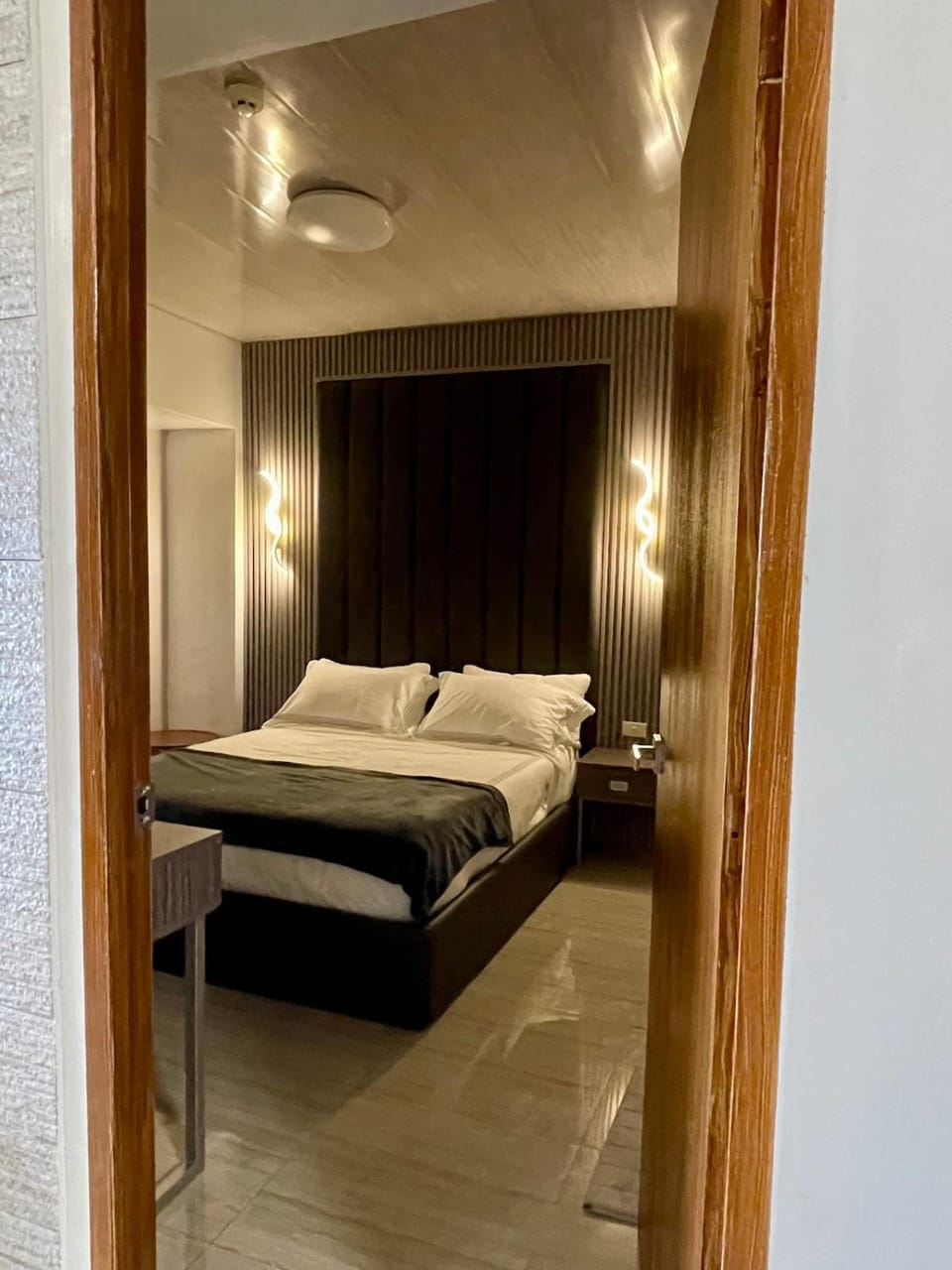 Condo in Paranaque Pasay Spacious and Luxurious Apartment hotel in Pasay
