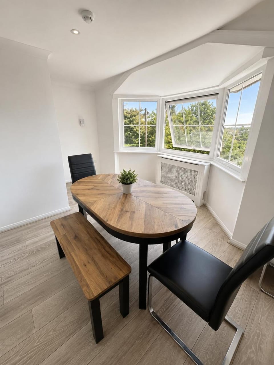 ST4 - Ensuite room, Parking, shared kitchen, WIFI Vacation rental in Canterbury