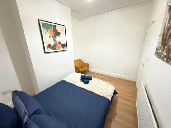 Bed, Bedroom, heating