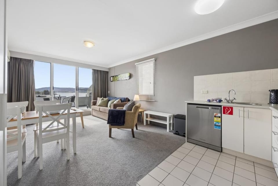 Living room, Seating area, Dining area, kitchen