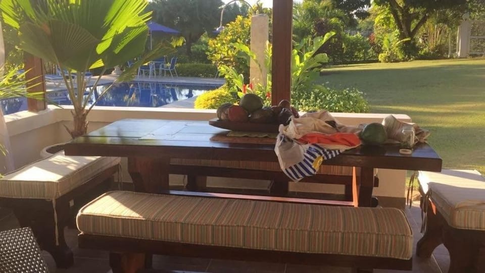 Dining area, Garden view, Pool view