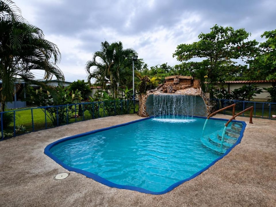 Villa Arenal - Waterfall Pool Volcano View BBQ Villa in Alajuela Province