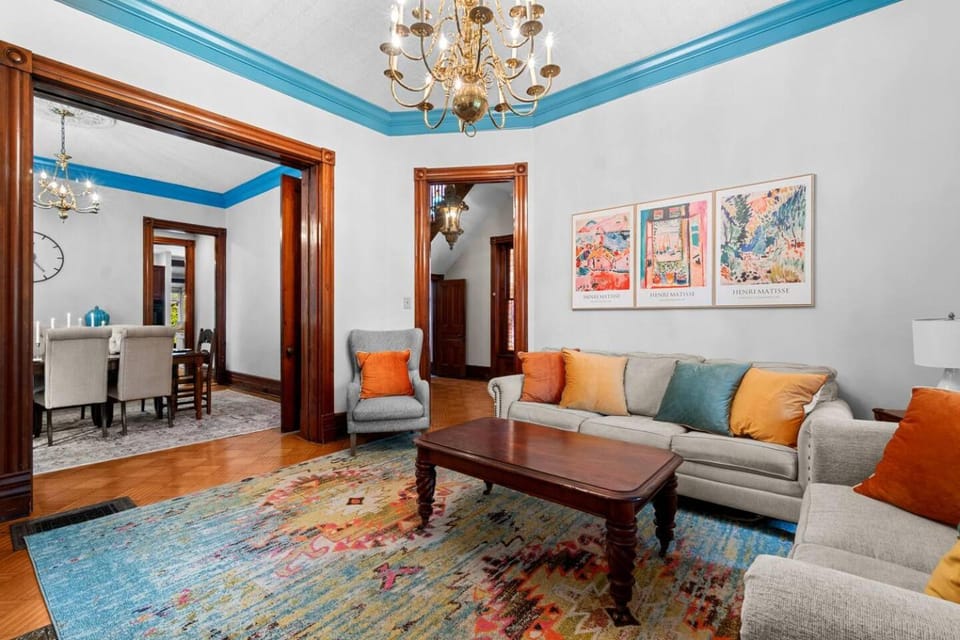Living room, Decorative detail, Seating area, Dining area