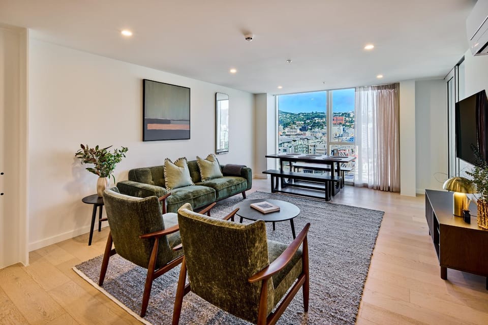 Central Te Aro 2BR with Balcony & City Views Apartment in Wellington