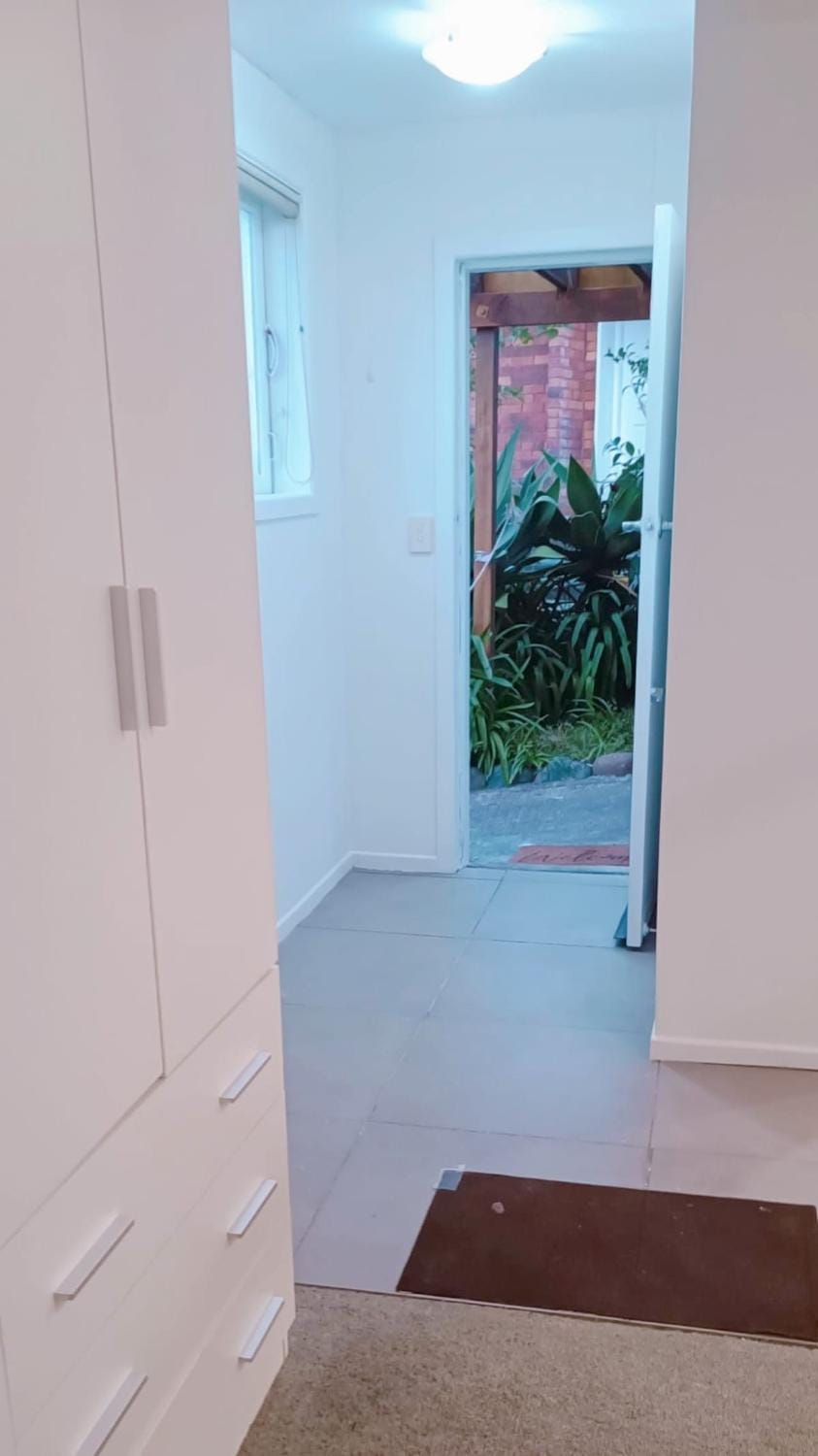 Private Studio with Ensuite & Own Entrance House in Auckland