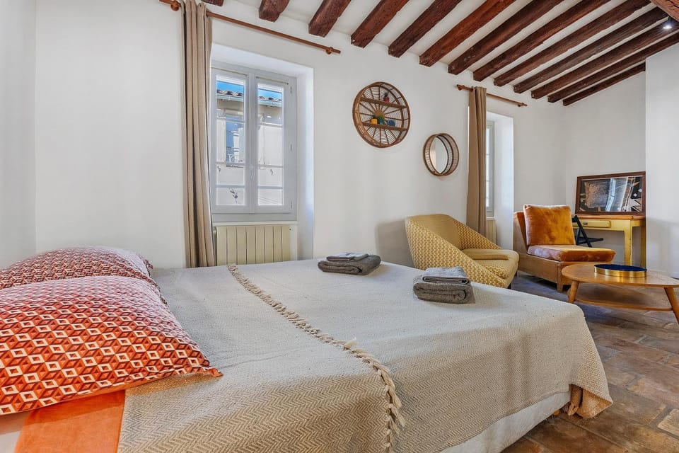 Property building, Living room, Bedroom