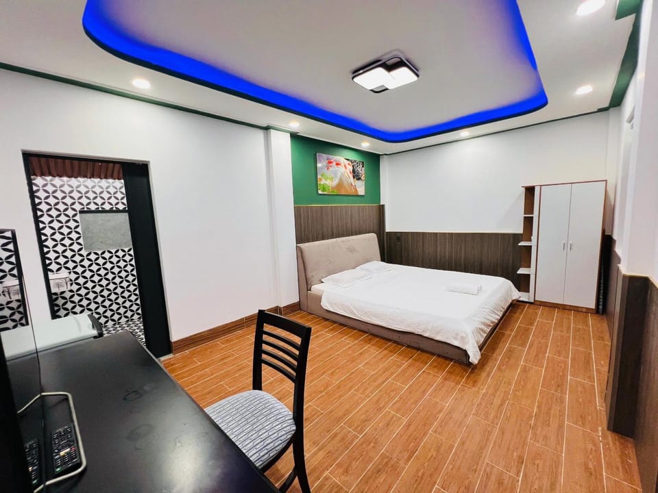 Photo of the whole room, Bedroom