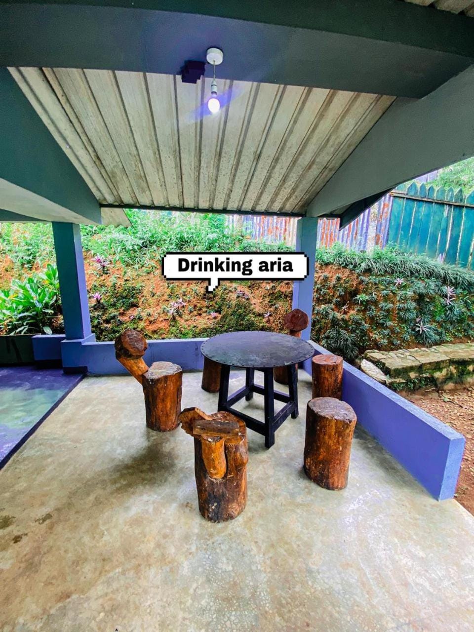 Seating area, Drinks