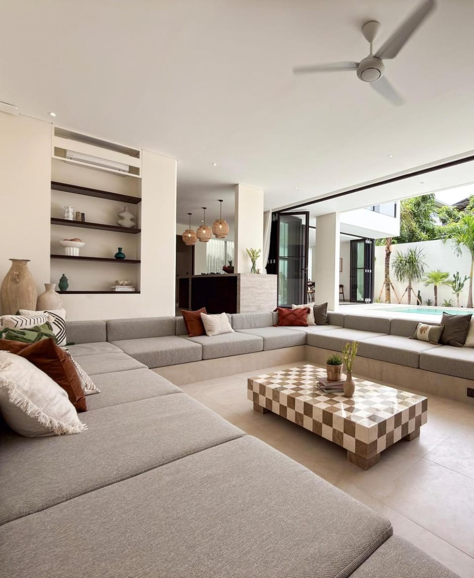 Living room, Seating area