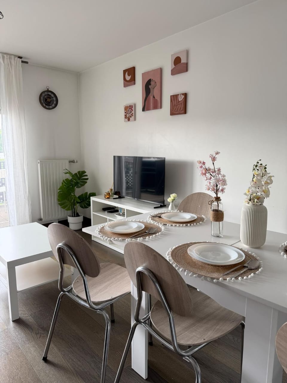 Communal lounge/ TV room, Living room