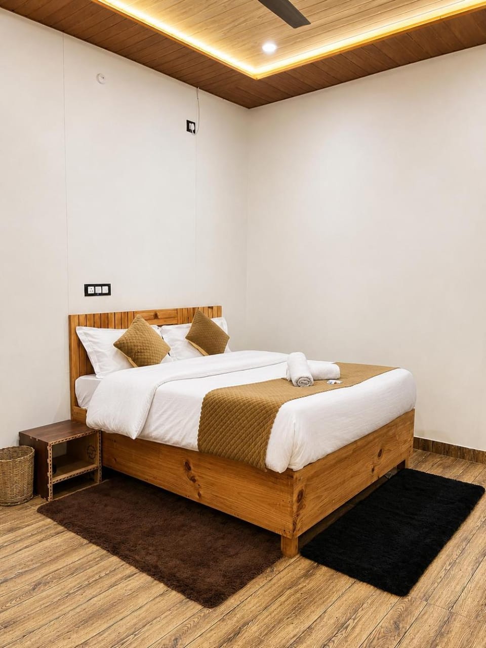 Junglow resort and restaurant Luxury tent in Uttarakhand