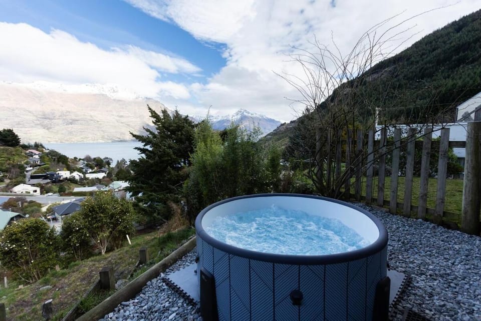 Hot Tub, Hot Tub, Lake view, Mountain view