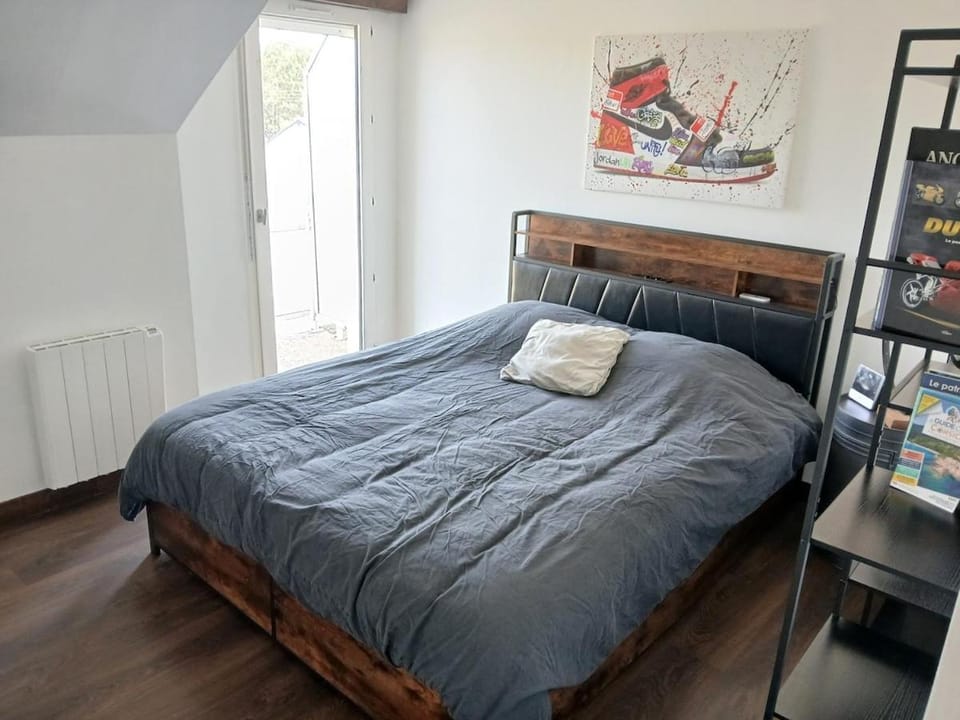 Bed, Bedroom