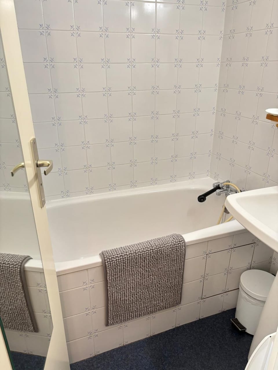 Le Cocon d'Étigny - Appartement avec balcon Apartment in Occitanie