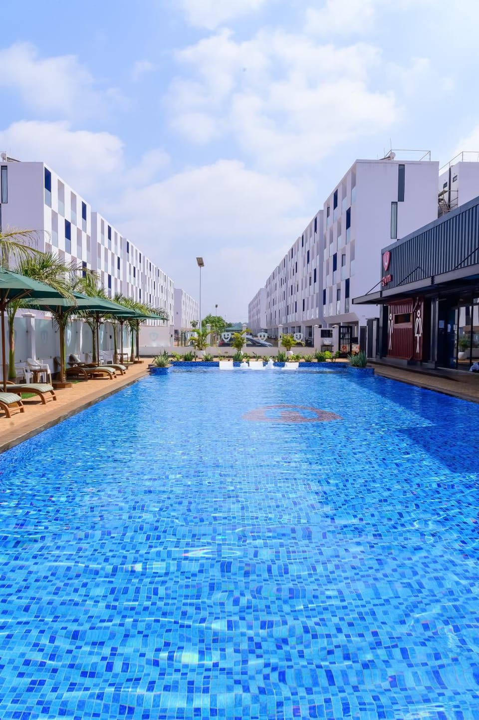 Property building, Pool view, Swimming pool, sunbed